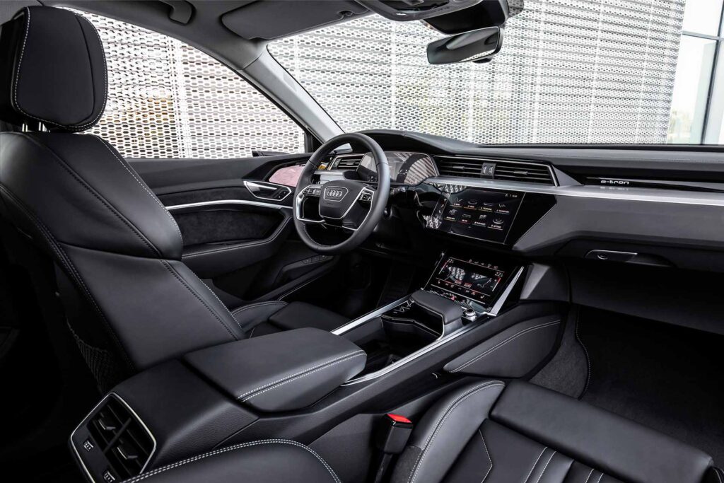interior Audi etron