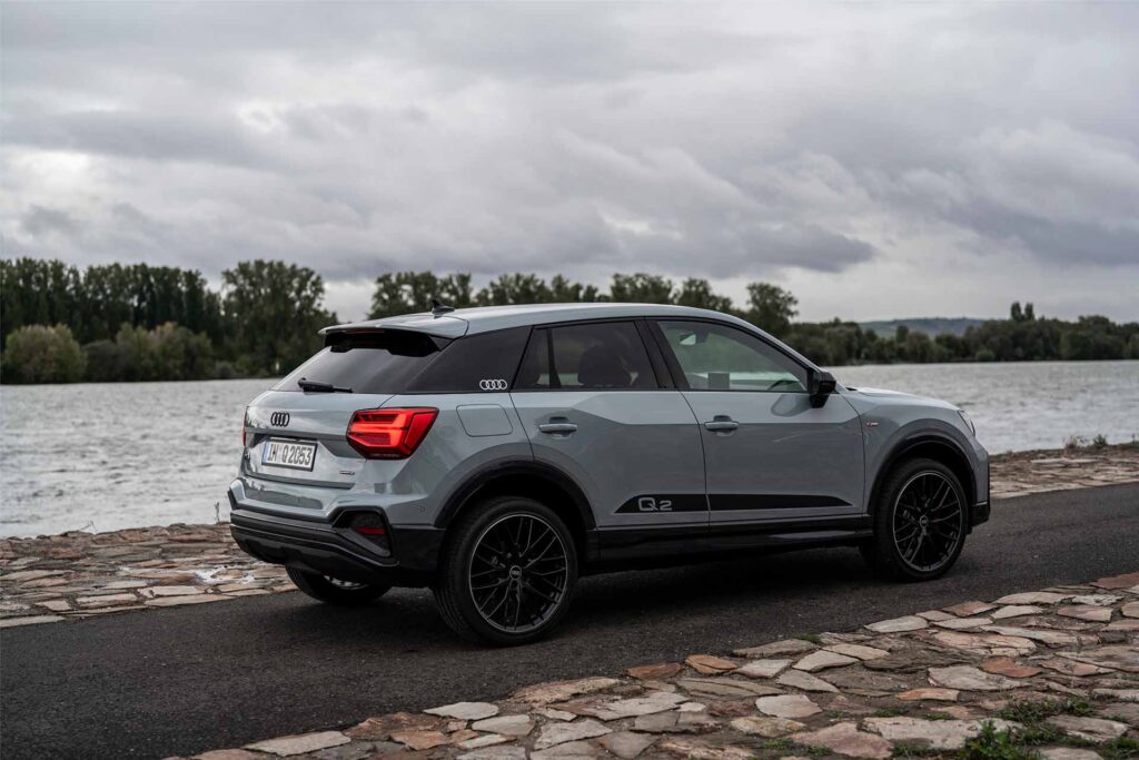 lateral Audi q2
