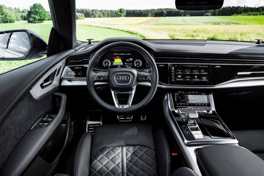 interior Audi q8