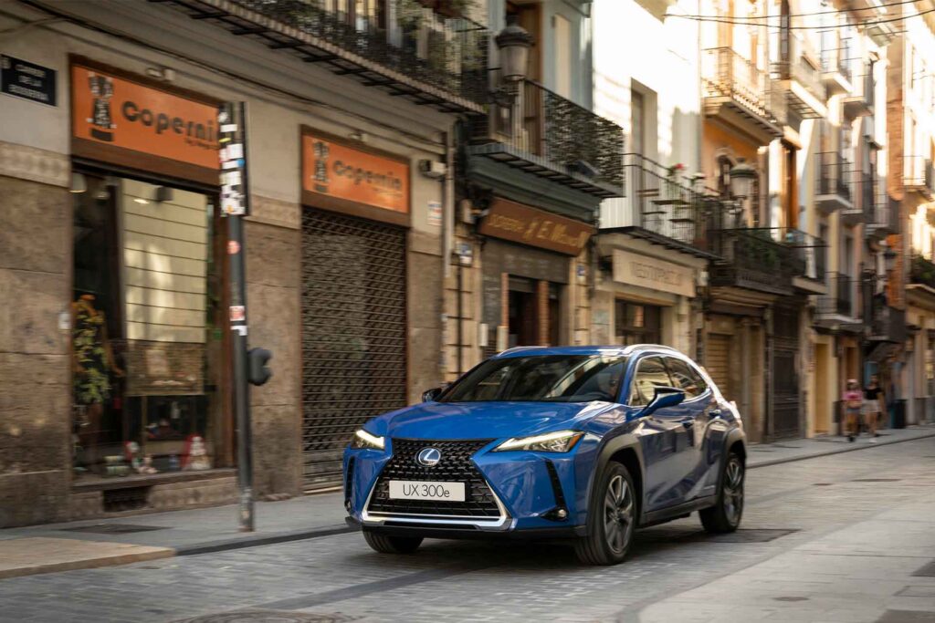 frontal Lexus ux