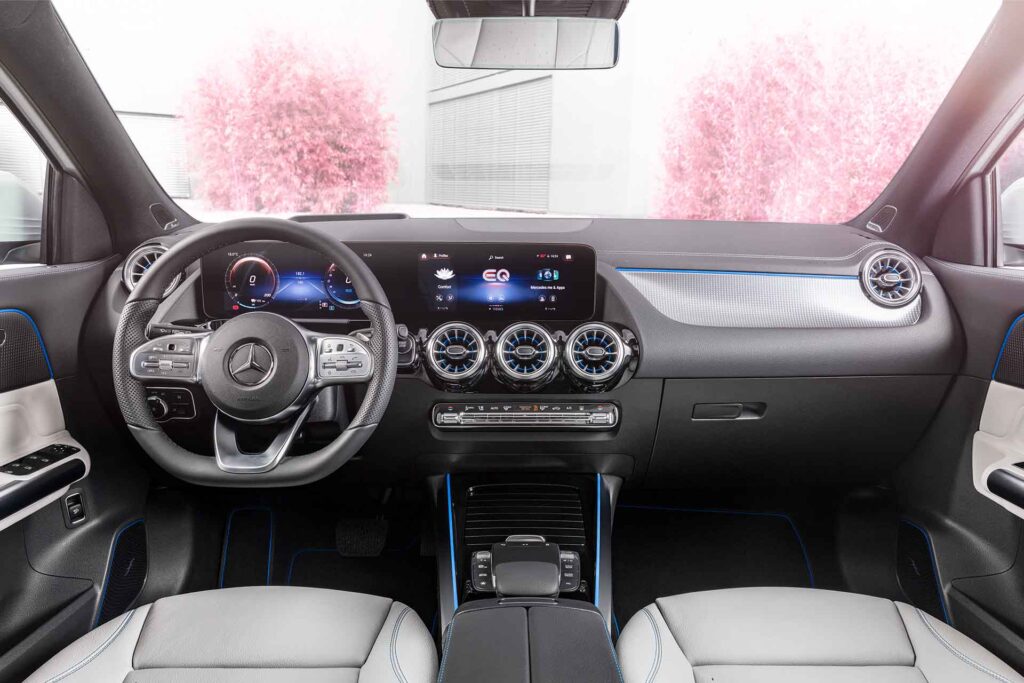 interior Mercedes eqa