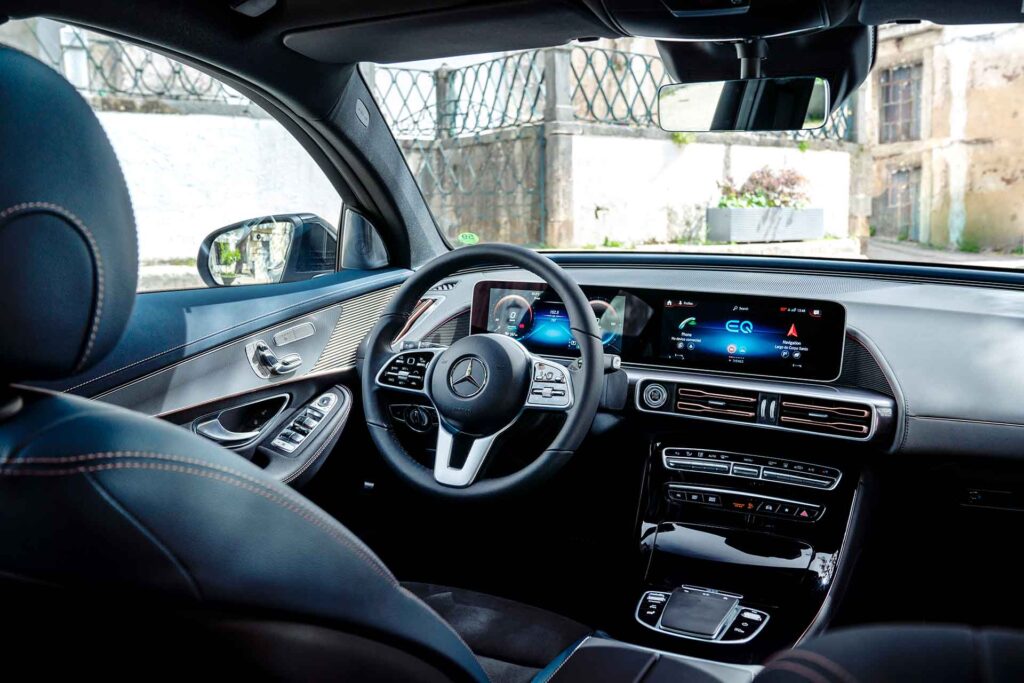 interior Mercedes eqc