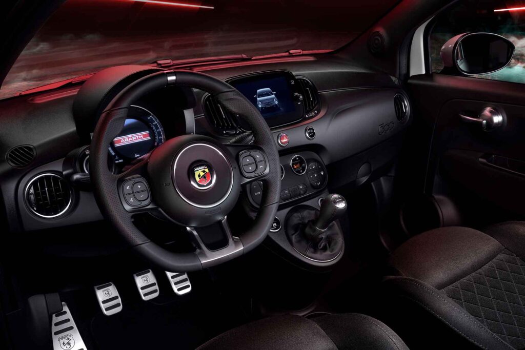 interior abarth 595