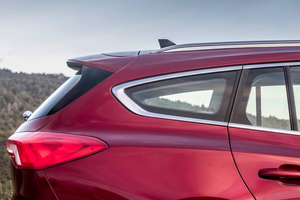 aleron ford focus sportbrake