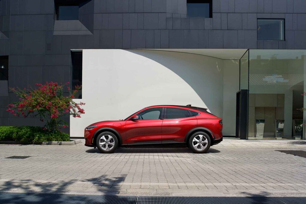 lateral ford mustang matche