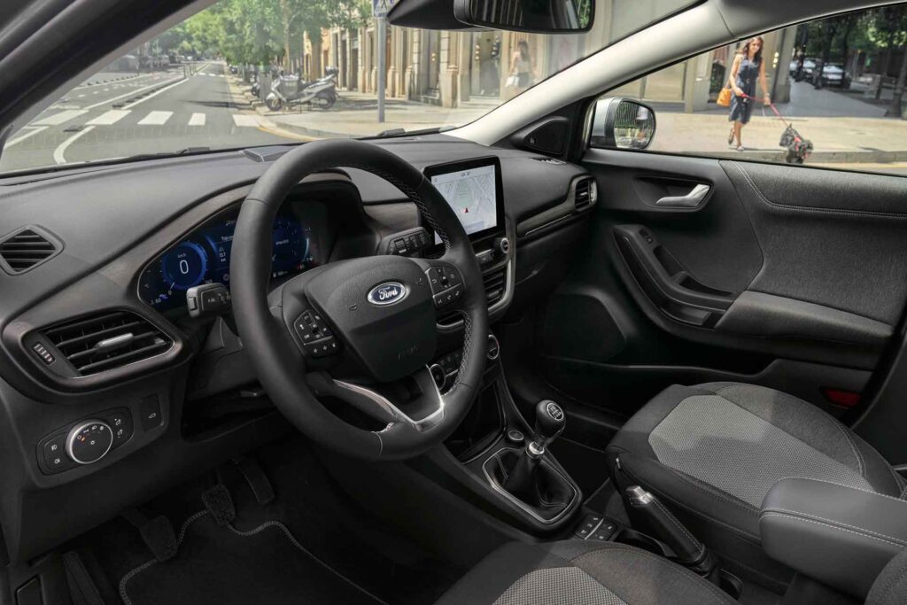 interior ford puma