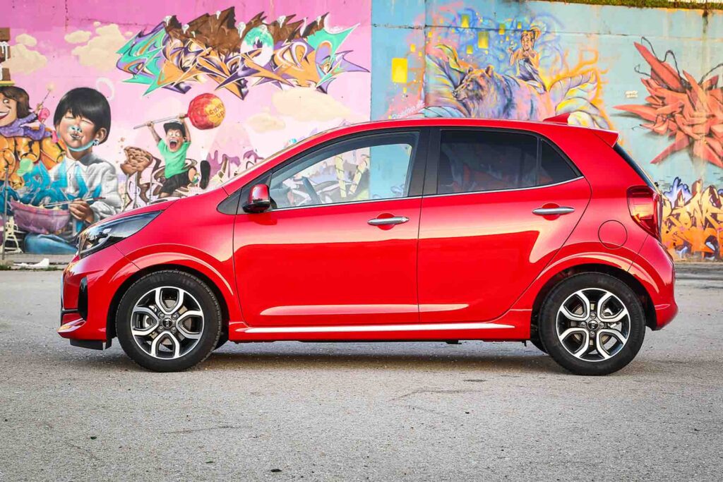 lateral kia picanto