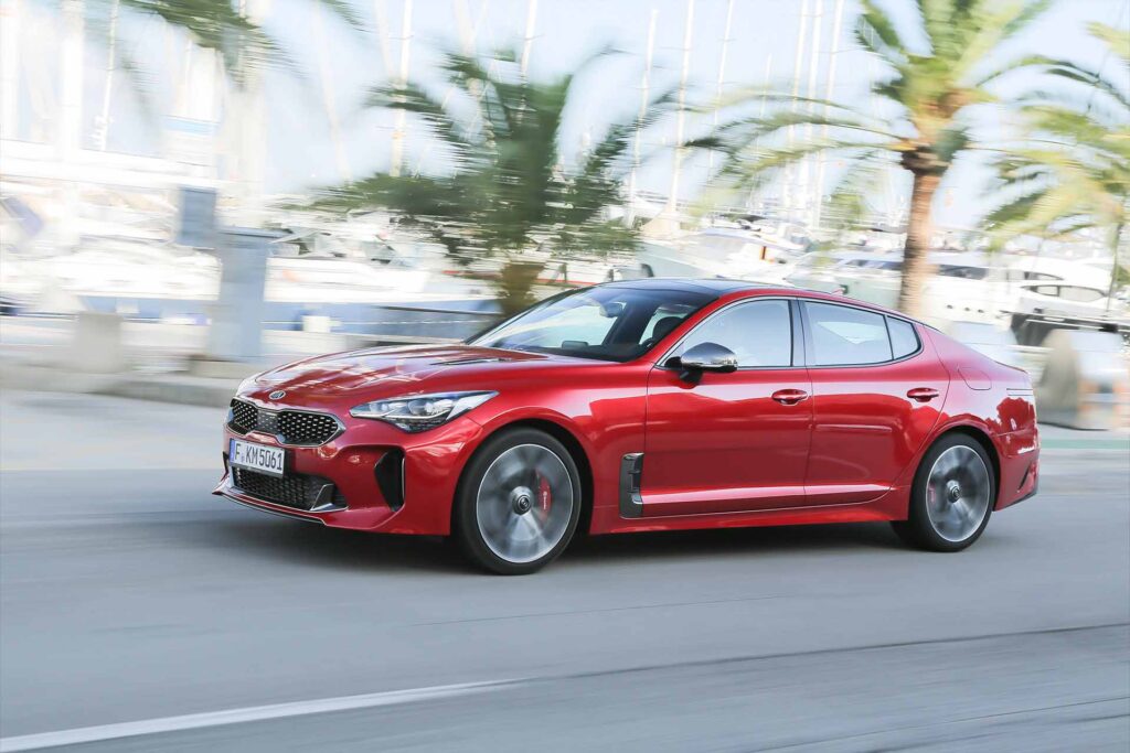 lateral kia stinger