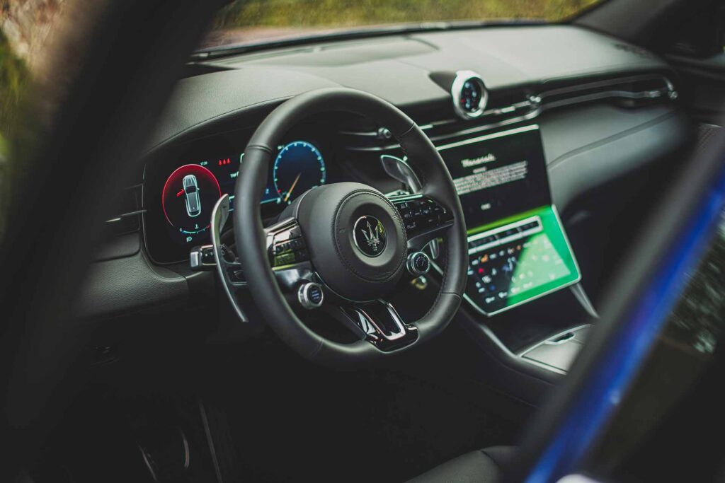 interior maserati grecale