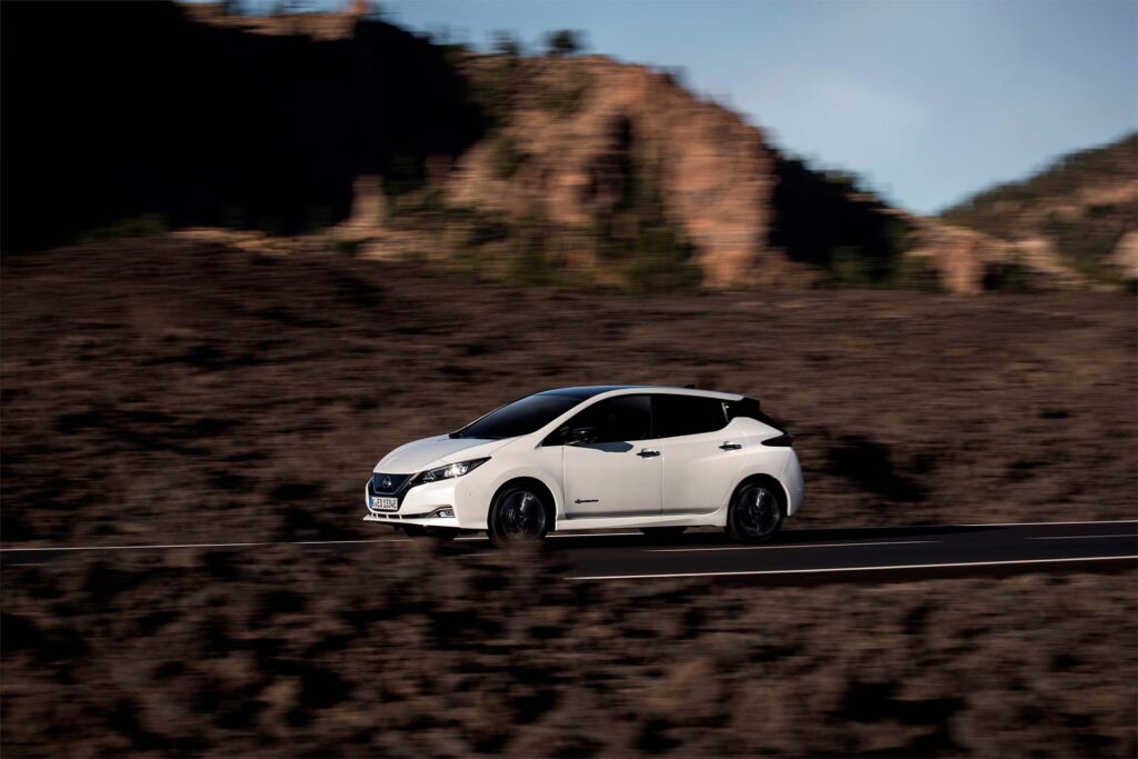 lateral nissan leaf