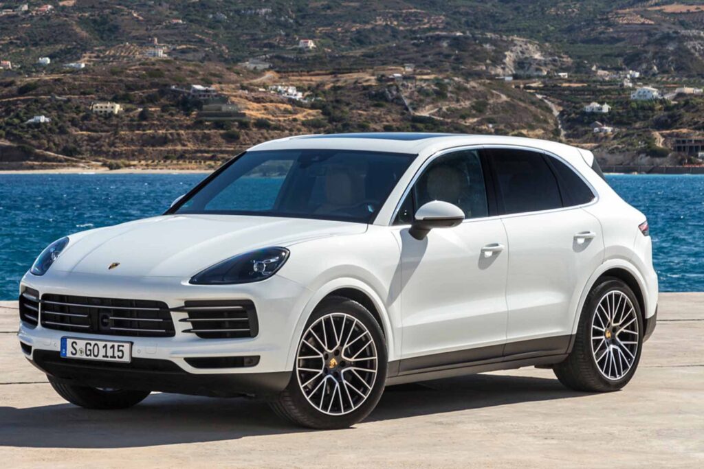 lateral porsche cayenne