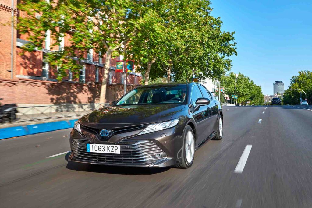 frontal toyota camry