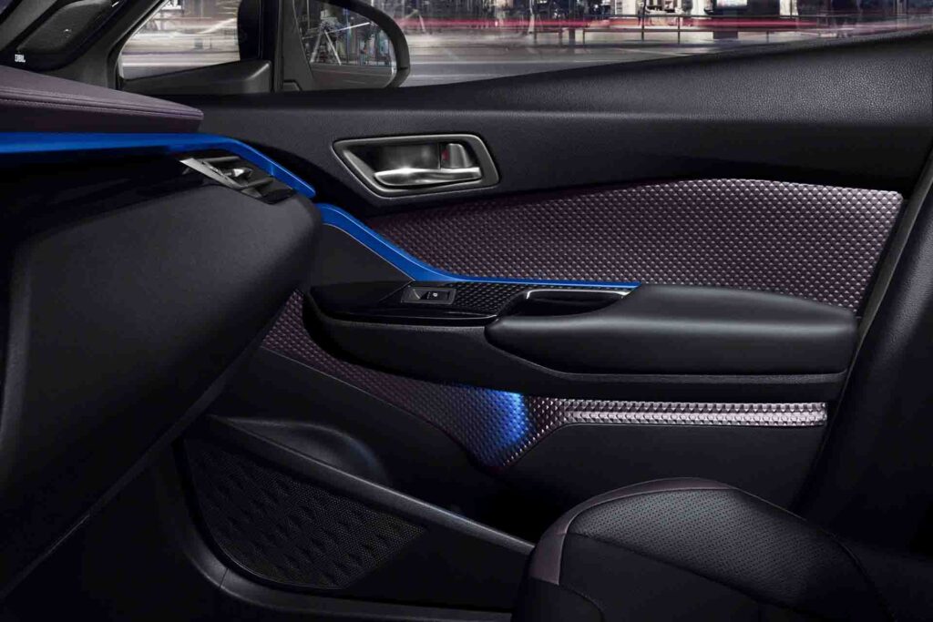 interior toyota chr