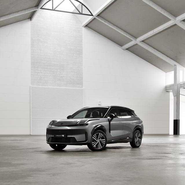 08 Core gris